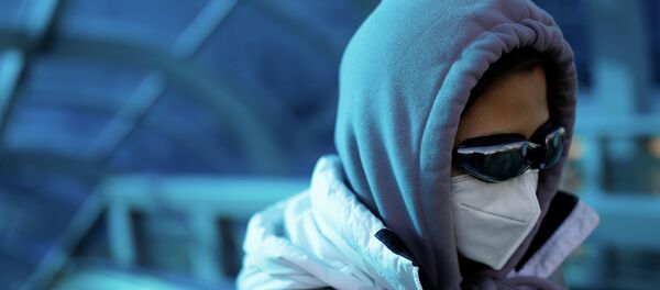 Люди в защитных масках - Sputnik Қазақстан