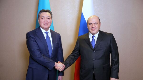 Премьер-министры Казахстана Аскар Мамин и России Михаил Мишустин - Sputnik Казахстан