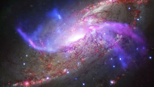 Спиральная галактика M 106 в созвездии Гончие Псы - Sputnik Казахстан