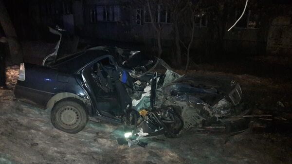Тела вырезали из обломков авто: двое погибли в аварии в Алматы Тела вырезали из обломков авто: двое погибли в аварии в Алматы - Sputnik Казахстан