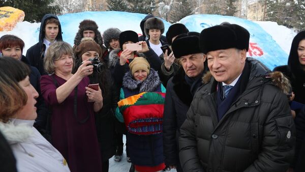 В Казахстане все большую популярность набирает флешмоб, посвященный предстоящему юбилейному празднованию 175-летия великого казахского поэта Абая Кунанбаева - Sputnik Казахстан