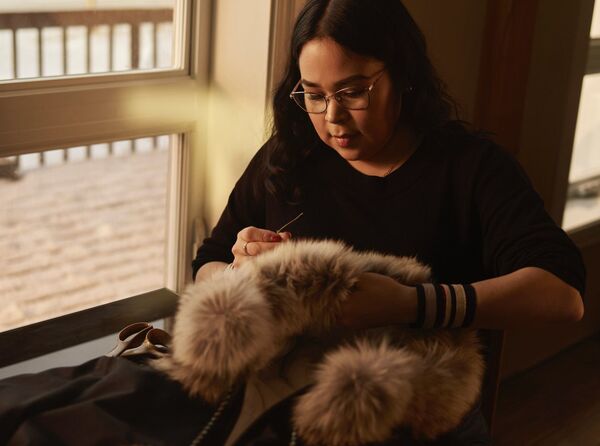 Canada Goose представил коллекцию курток, созданную с коренными жителями Северной Америки - Sputnik Казахстан