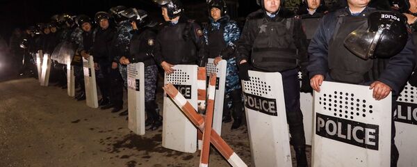 Сотрудники правоохранительных органов в Кордае Сотрудники правоохранительных органов в Кордае - Sputnik Казахстан