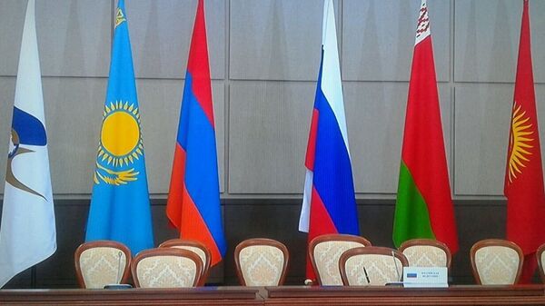 Архивное фото флагов стран-участниц ЕАЭС - Sputnik Казахстан