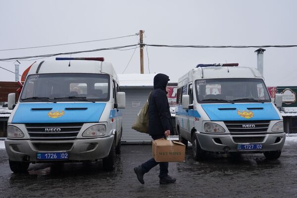 Два рынка в Алматы, закрытые после беспорядков в Кордае, взяты под охрану Нацгвардии - Sputnik Казахстан
