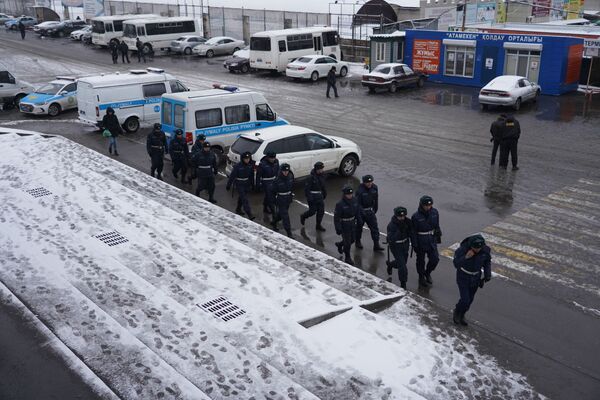 Два рынка в Алматы, закрытые после беспорядков в Кордае, взяты под охрану Нацгвардии - Sputnik Казахстан