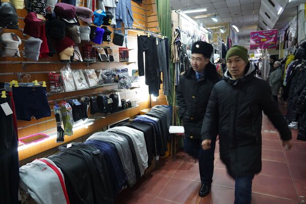 Два рынка в Алматы, закрытые после беспорядков в Кордае, взяты под охрану Нацгвардии - Sputnik Казахстан