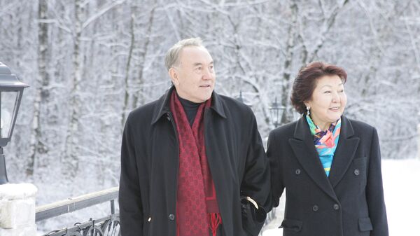 Первый президент Казахстана Нурсултан Назарбаев и глава фонда Бобек Сара Назарбаева  - Sputnik Казахстан