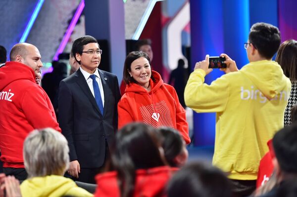 Президент Казахстана призвал чиновников заняться волонтерством Президент Казахстана призвал чиновников заняться волонтерством - Sputnik Казахстан