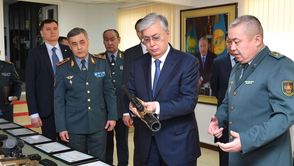 Президент Казахстана Касым-Жомарт Токаев посетил штаб-квартиру Главного разведывательного управления Вооруженных сил - Sputnik Казахстан