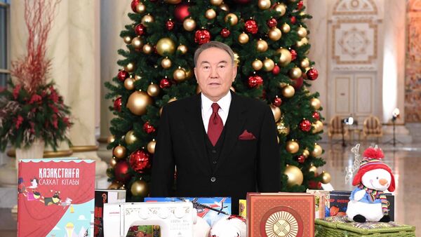 Президент Казахстана поздравил детей с Новым годом - Sputnik Казахстан