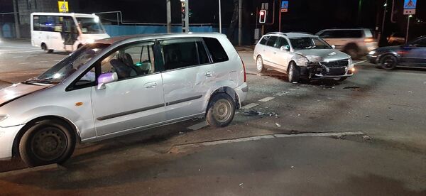 Пять человек пострадали в ДТП на перекрестке в Алматы - Sputnik Казахстан