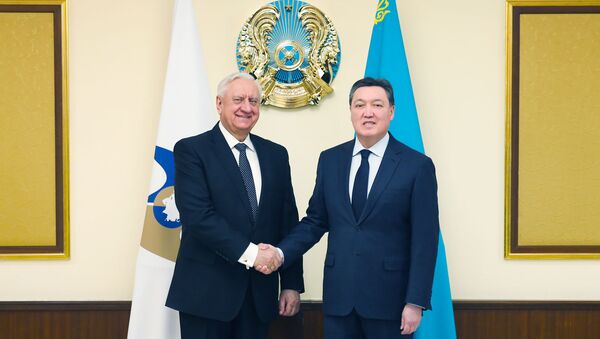 Премьер-министр принял главу Коллегии ЕЭК Мясниковича - Sputnik Казахстан