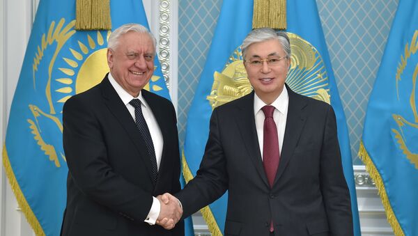 Президент Казахстана Касым-Жомарт Токаев и председатель Коллегии Евразийской экономической комиссии Михаил Мясникович - Sputnik Казахстан