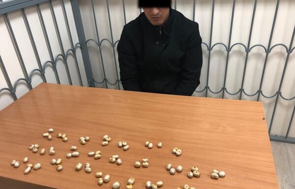 КНБ задержал троих казахстанцев в Актау – в их желудках нашли капсулы с героином - Sputnik Казахстан