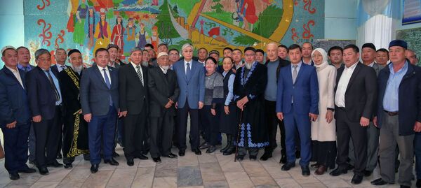 Важно знать казахский язык - Токаев дал совет дунганам Важно знать казахский язык - Токаев дал совет дунганам - Sputnik Казахстан