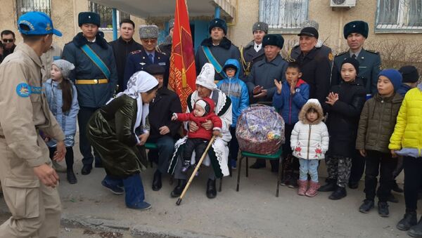 Ветеран Великой Отечественной войны Кайыр Кыдырбаев принял персональный военный парад, приуроченный к 75-летию Победы - Sputnik Казахстан