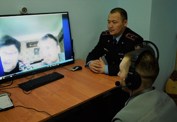 Казахстанский осужденный впервые за 10 лет смог увидеть маму - Sputnik Казахстан