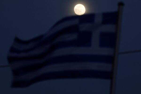 Полная луна в небе над Грецией  - Sputnik Казахстан
