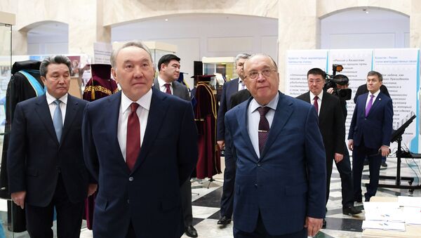 Назарбаеву вручили высшую общественную награду МГУ - Sputnik Казахстан