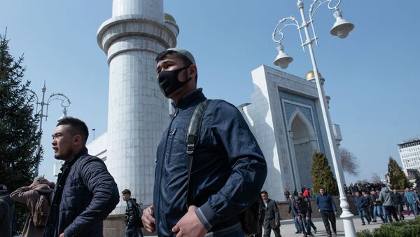 Пятничный намаз в Центральной мечети Алматы - Sputnik Қазақстан