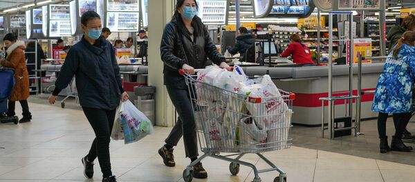 Покупатели в торговом комплексе Magnum Cash & Carry - Sputnik Казахстан