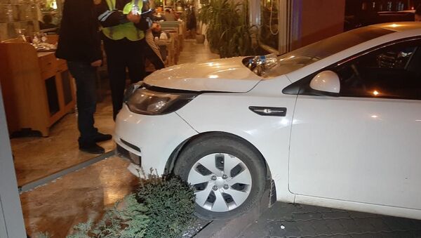Автомобиль въехал в кафе на улице Шагабутдинова - Sputnik Казахстан