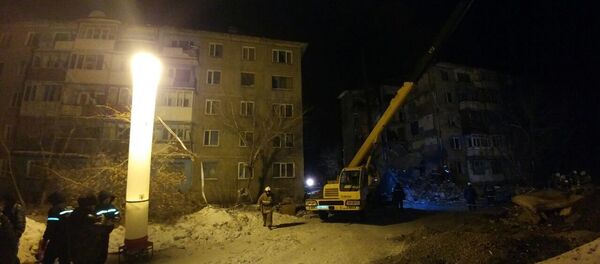 Обрушение части пятиэтажного жилого дома в Шахтинске - Sputnik Казахстан