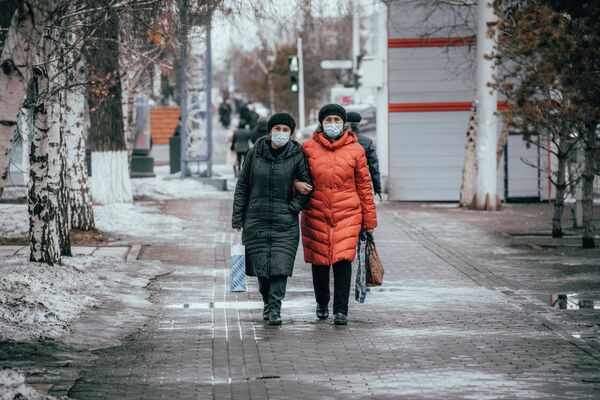 Люди в масках, пробок нет: как прошел первый день ЧП в Нур-Султане Люди в масках, пробок нет: как прошел первый день ЧП в Нур-Султане - Sputnik Казахстан