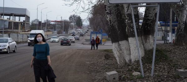 Обустройство блокпостов на въезде в Алматы в связи с ситуаций по коронавирусу - Sputnik Казахстан