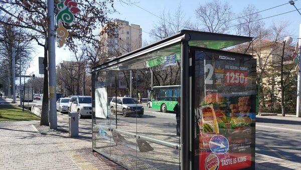 Опустевшие остановки на улицах в Алматы  - Sputnik Қазақстан