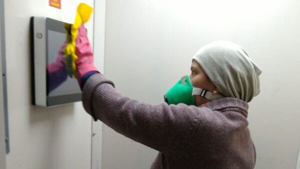 Санитарная обработка в подъездах домов в Алматы  - Sputnik Казахстан
