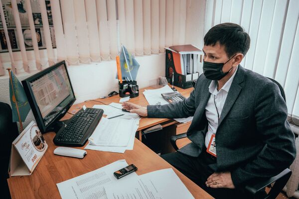 Казахстанцы массово покидают Алматы и Нур-Султан до карантина - Sputnik Казахстан