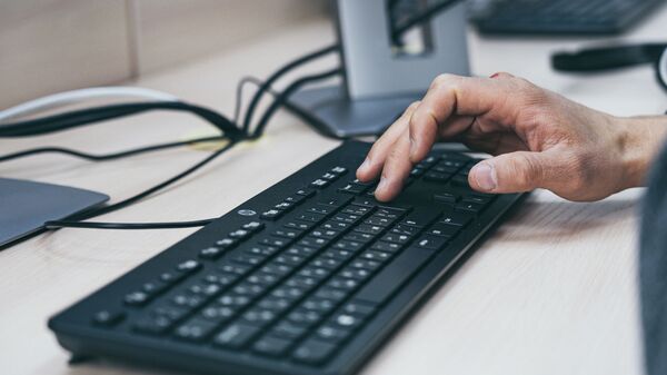 Компьютерная клавиатура, покупки в интернете - Sputnik Казахстан