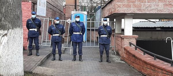 Первый очаг в городе Алматы, подвергнувшийся полному карантину: ЖК Сункар - Sputnik Казахстан