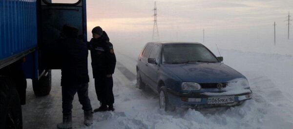 Эвакуация людей с заснеженных трасс - Sputnik Казахстан