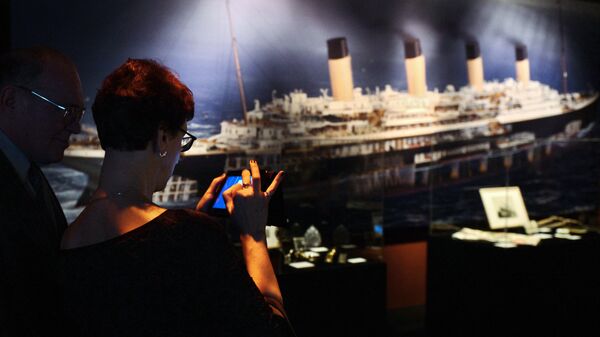 Архивное фото посетителей на выставке Титаник: как это было в Москве - Sputnik Казахстан