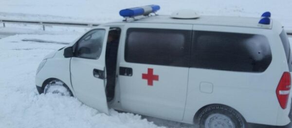 Скорая помощь с пациентом застряла в снегу в Акмолинской области - Sputnik Казахстан