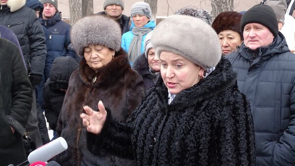 Похороны погибших при обрушении дома в Шахане Похороны погибших при обрушении дома в Шахане - Sputnik Казахстан