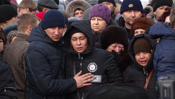 Родные погибших при обрушении дома в Шахане - Sputnik Казахстан