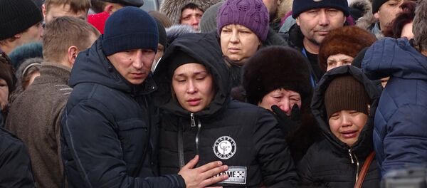 Родные погибших при обрушении дома в Шахане - Sputnik Казахстан