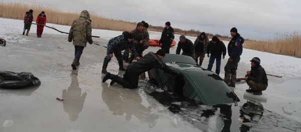 Автокөлік мұз астына түсіп кетті Автокөлік мұз астына түсіп кетті - Sputnik Қазақстан