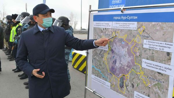 Президент Казахстана посетил блокпост на въезде в город Нур-Султан - Sputnik Қазақстан