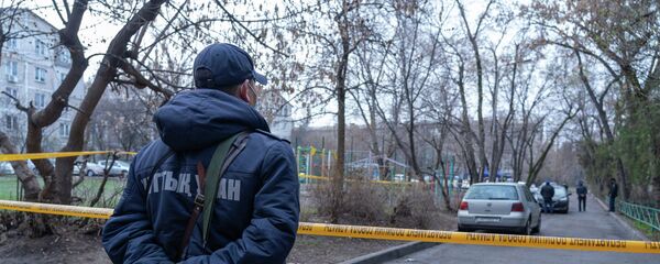 Полиция и Нацгвардия заблокировала жителей 5 домов в Алматы из-за карантина - Sputnik Казахстан