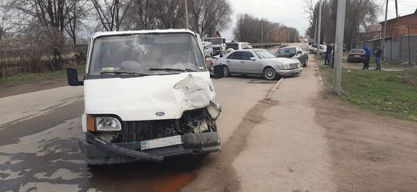 Четыре человека пострадали в массовом ДТП в Алматы - Sputnik Казахстан