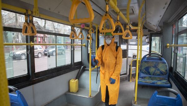 Борцы с инфекцией - они обрабатывают автобусы и троллейбусы после каждого рейса - Sputnik Казахстан