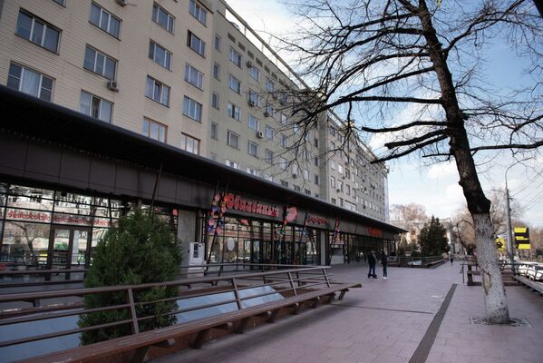 Старейший продовольственный магазин Юбилейный. Работает с 1968 года - Sputnik Казахстан