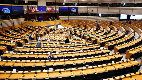 Перед началом специальной сессии Европарламента по поводу мер в связи с коронавирусом - Sputnik Казахстан