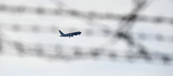 Самолет в небе Самолет в небе - Sputnik Қазақстан