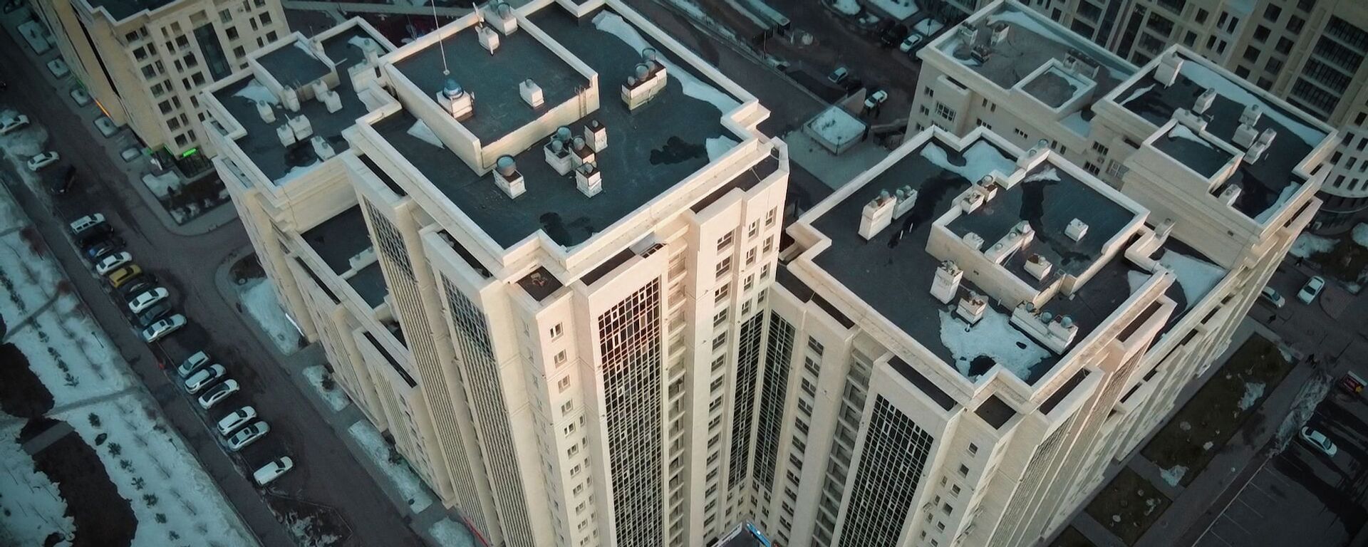 Многоэтажный жилой комплекс в Нур-Султане - Sputnik Казахстан, 1920, 05.03.2025